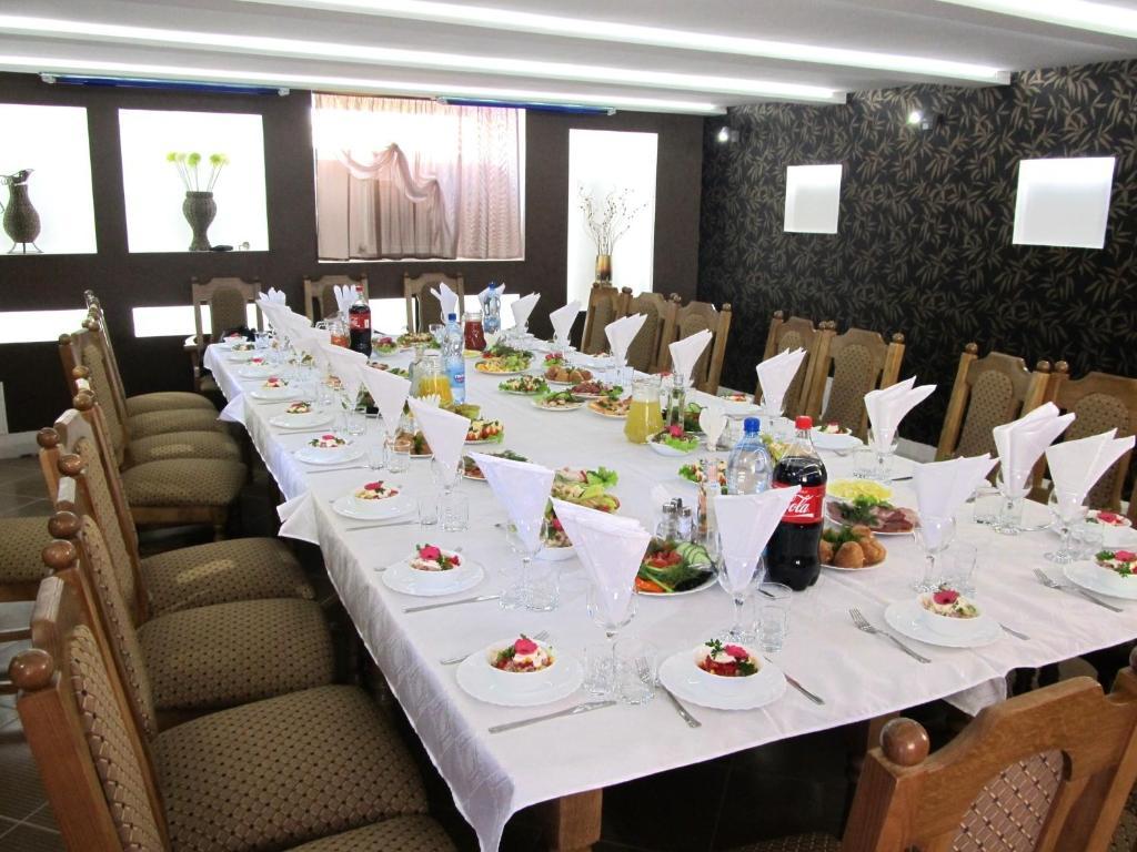 Kentavr Hotel นาวาโปลัตสค์ ภายนอก รูปภาพ